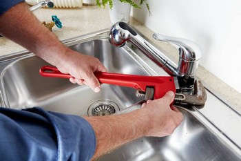 Experienced Tukwila emergency plumber in WA near 98168